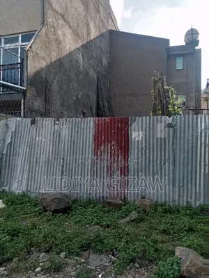 5bdrm House in Akaky Kaliti for sale