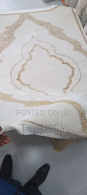 Photo - ምንጣፍ Turkey Original Carptes .Confaret