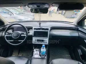 Hyundai Tucson 2021 Brown