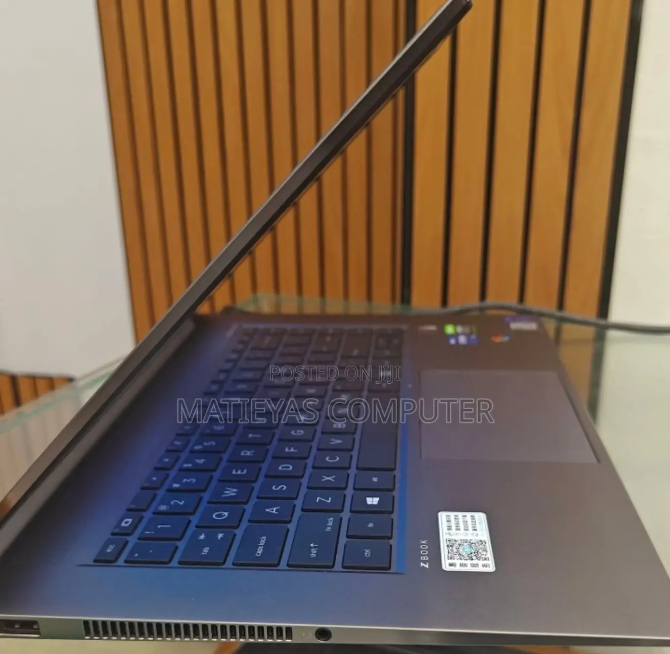 New Laptop HP ZBook Firefly G8 16GB Intel Core I7 SSD 1T