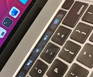 New Laptop Apple MacBook Pro 2019 16GB Intel Core I7 SSD 512GB