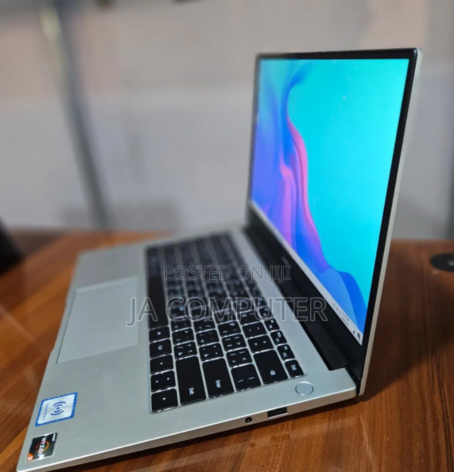 New Laptop Huawei MateBook 13 WRT-W29E 8GB Intel Core I5 SSD 512GB