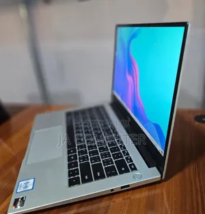 New Laptop Huawei MateBook 13 WRT-W29E 8GB Intel Core I5 SSD 512GB