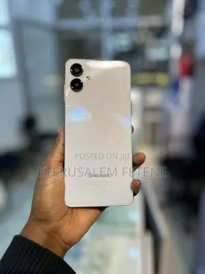 Photo - New Samsung Galaxy A06 64 GB White