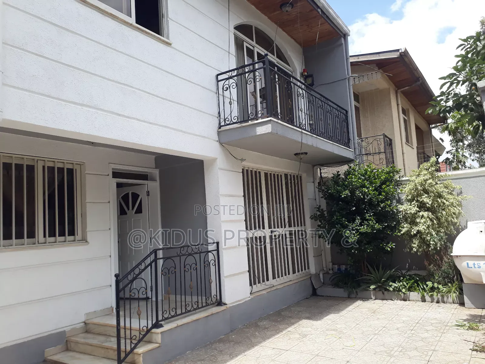 Furnished 5bdrm Penthouse in Lebu, Nifas Silk-Lafto for rent