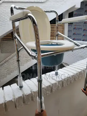 Photo - Commode Toilet蟒፴purpose:Serves as a Portable Toilet፱甜easy Safe Access