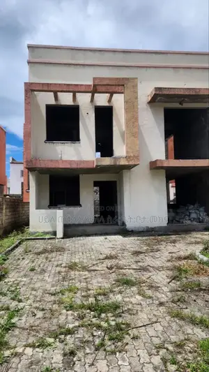 5bdrm House in Ccd Real State, Oromia-Finfinne for sale