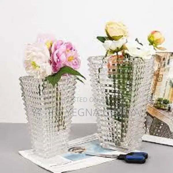 Medium Luxurious Crystal Cylinder Glass Flower Vase