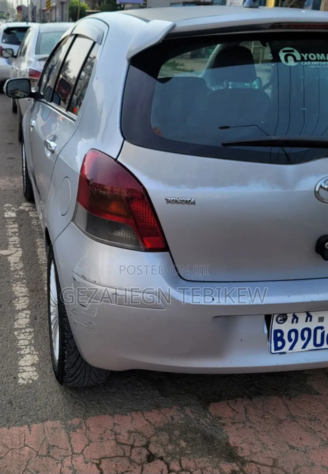 Toyota Yaris Base Sedan 4dr 2010 Silver