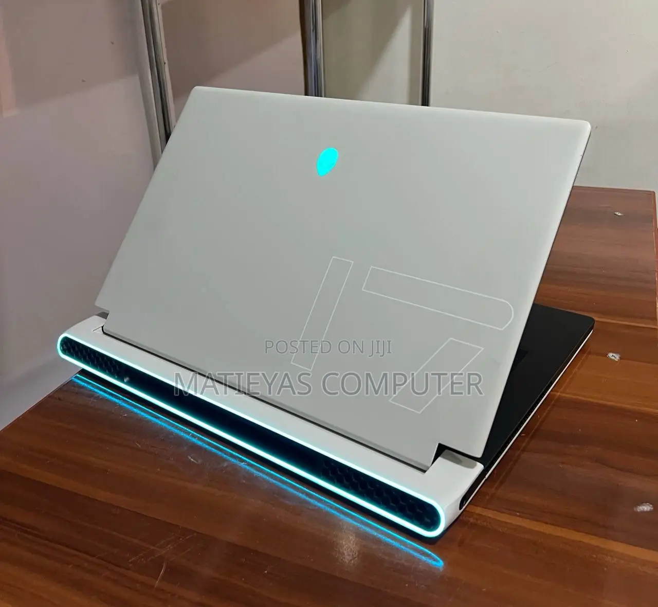 New Laptop Alienware M17x R2 16GB Intel Core I7 SSD 512GB
