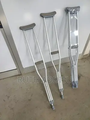 Photo - Axillary Bilateral Crutches簾你axillary Crutches䐭你crutches然則crutches
