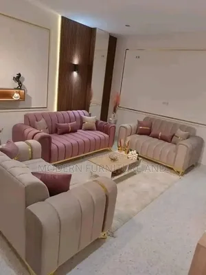 Luxurious Sofa-Perfect for Any Living Room