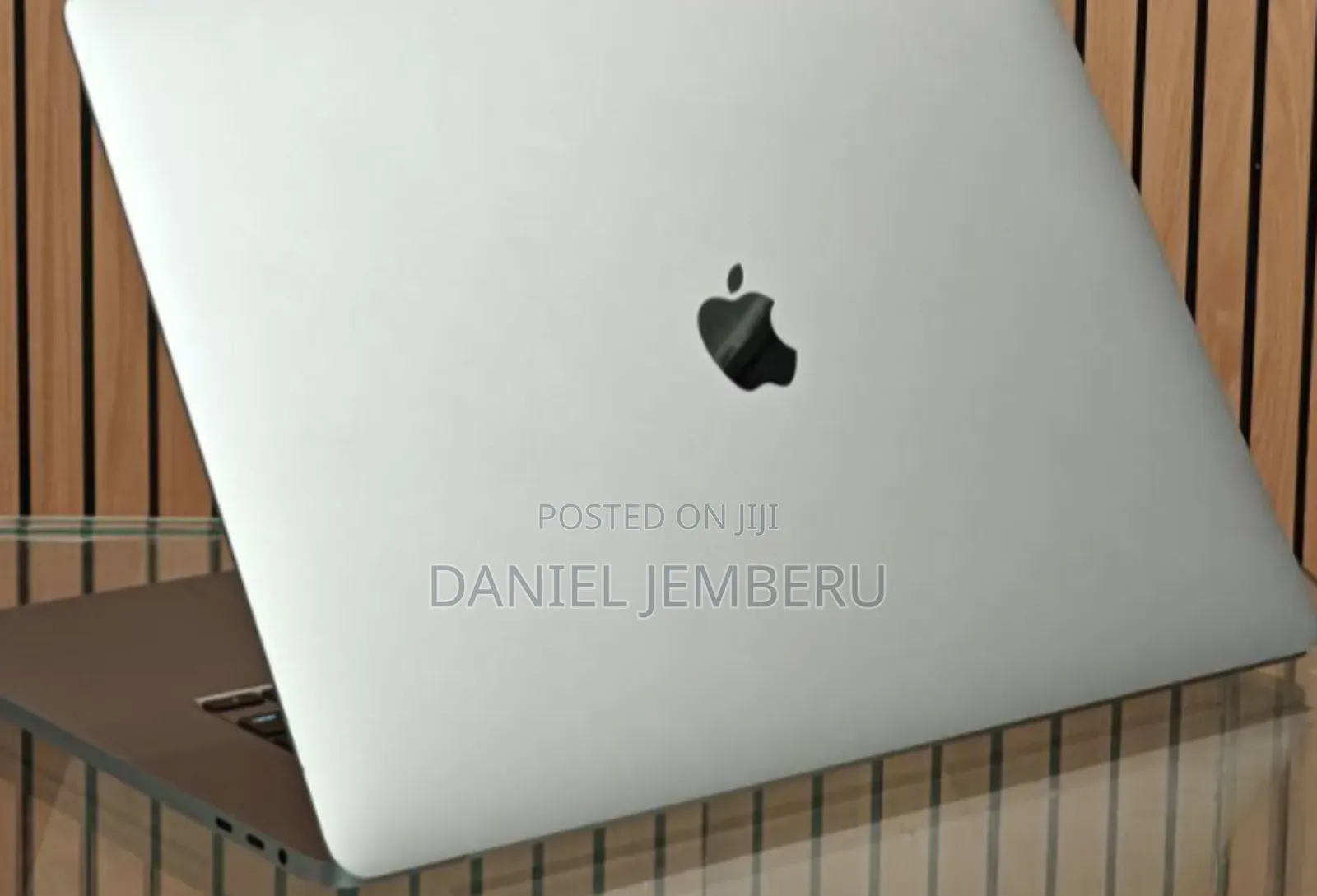 New Laptop Apple MacBook Pro 2019 16GB Intel Core I7 SSD 512GB