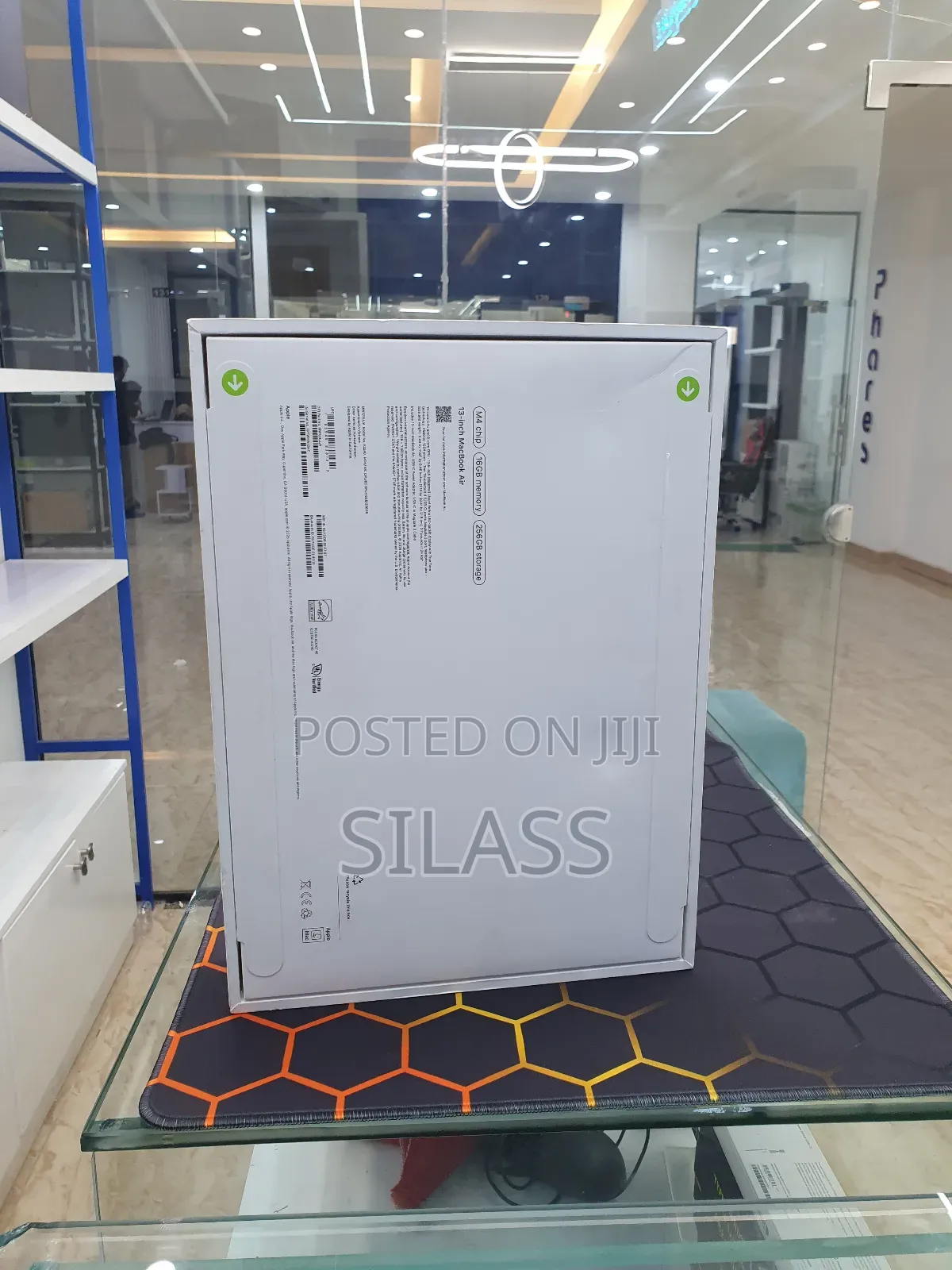 New Laptop Apple MacBook Air 2025 M4 13-Inch 16GB Apple M4 SSD 256GB