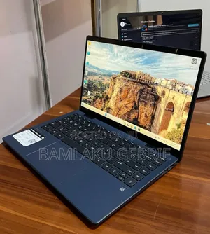 New Laptop HP Pavilion X360 8GB Intel Core I3 SSD 256GB