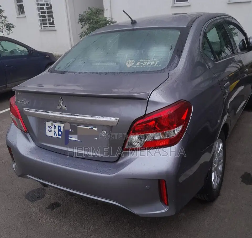 Mitsubishi Attrage 2021 Blue