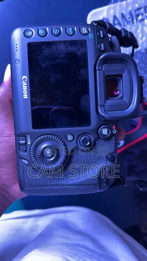 Photo - Canon 5dsr 50.1mp Full Frame