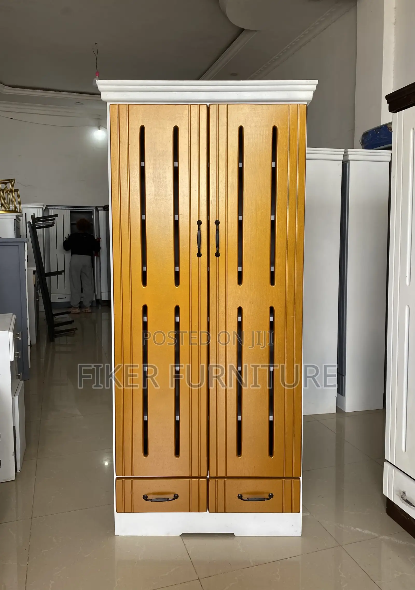 ጫማ መደርደሪያ (Shoe Rack)