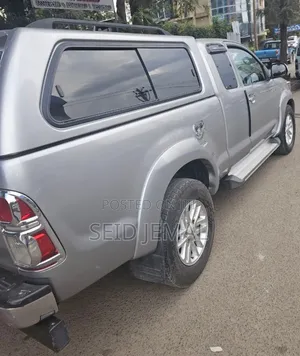 Toyota Hilux 2015 Silver