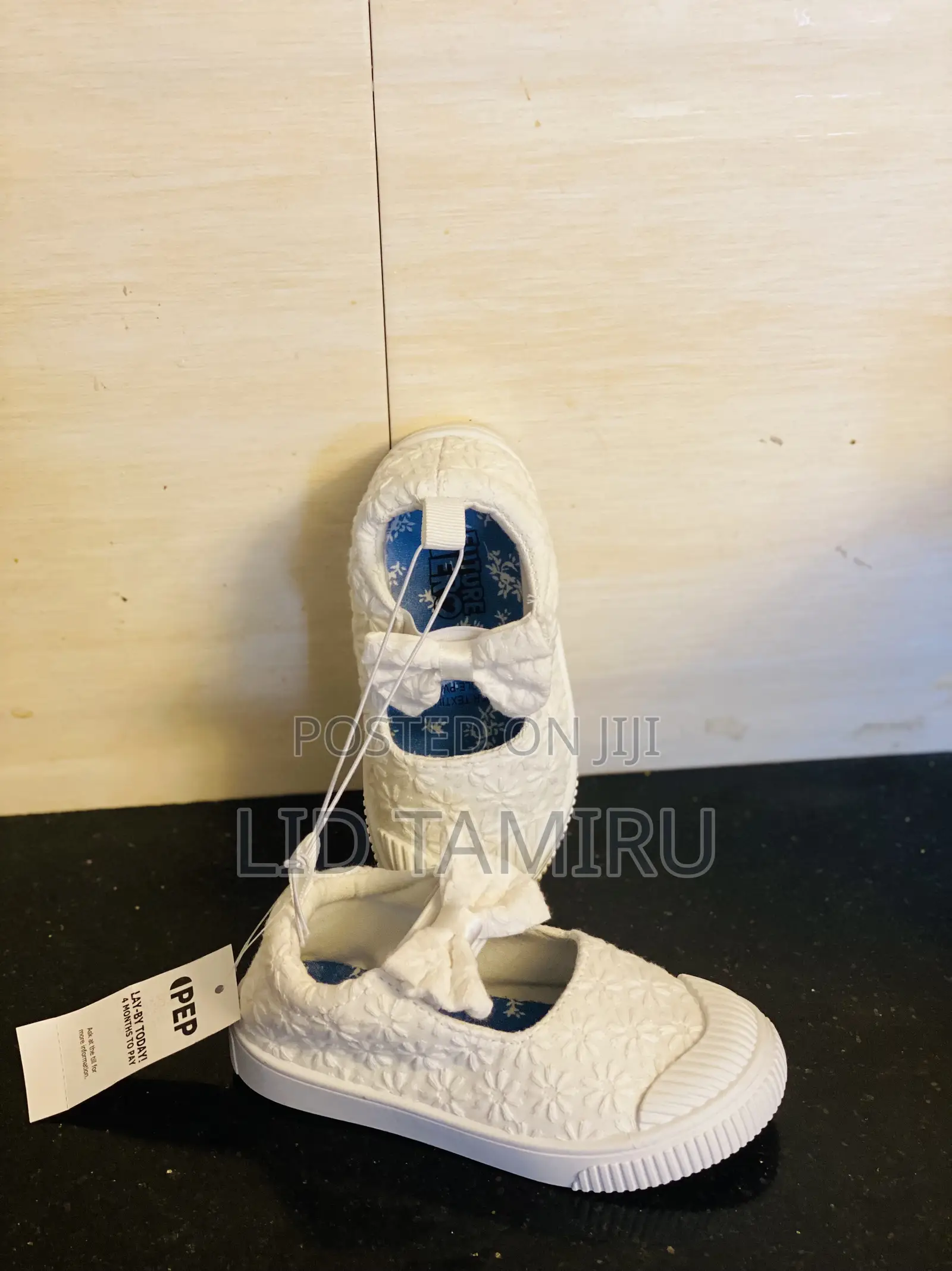 Kids White Shoes Size 22