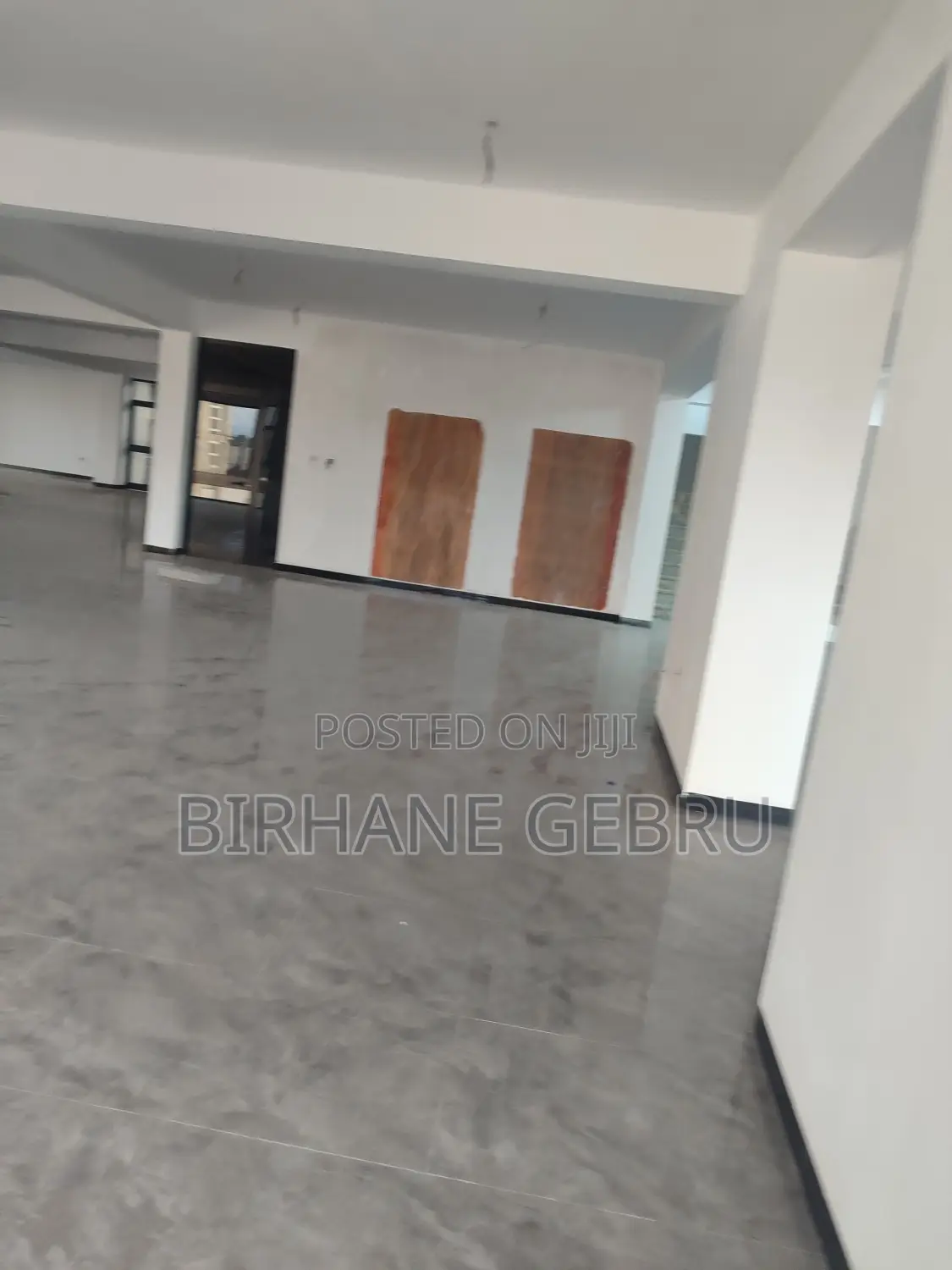 Complex Apartiment Rent for Shop and Other Business