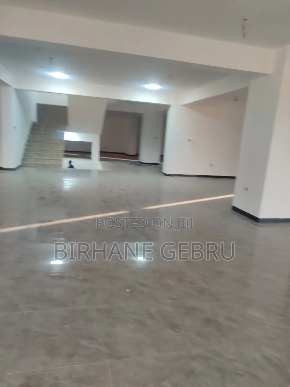 Complex Apartiment Rent for Shop and Other Business