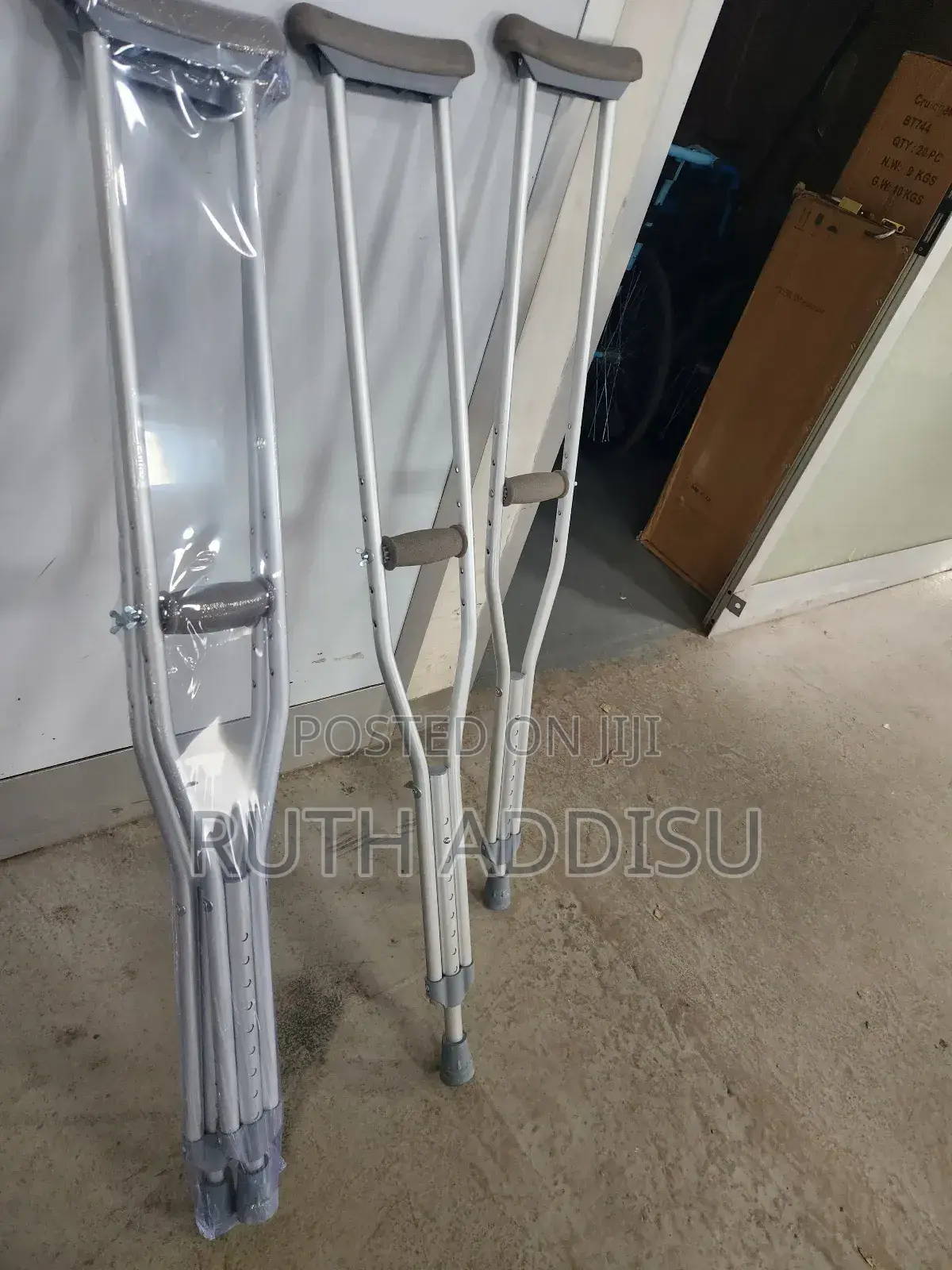 Crutches腕力axillary Crutches建立bilateral Crutches腔不axillary Crutches