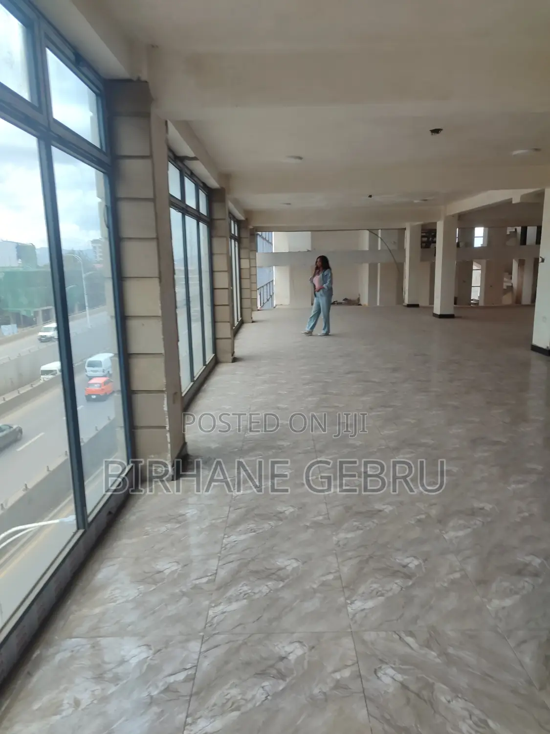 Complex Apartiment Rent for Cafe and Resturant