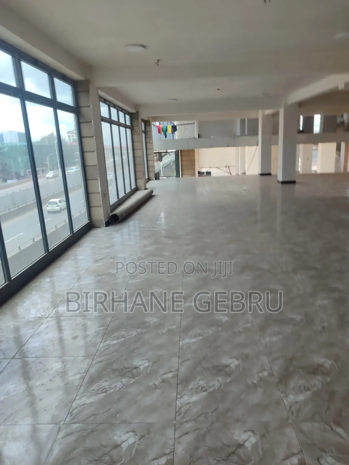 Complex Apartiment Rent for Show Room and Other Business