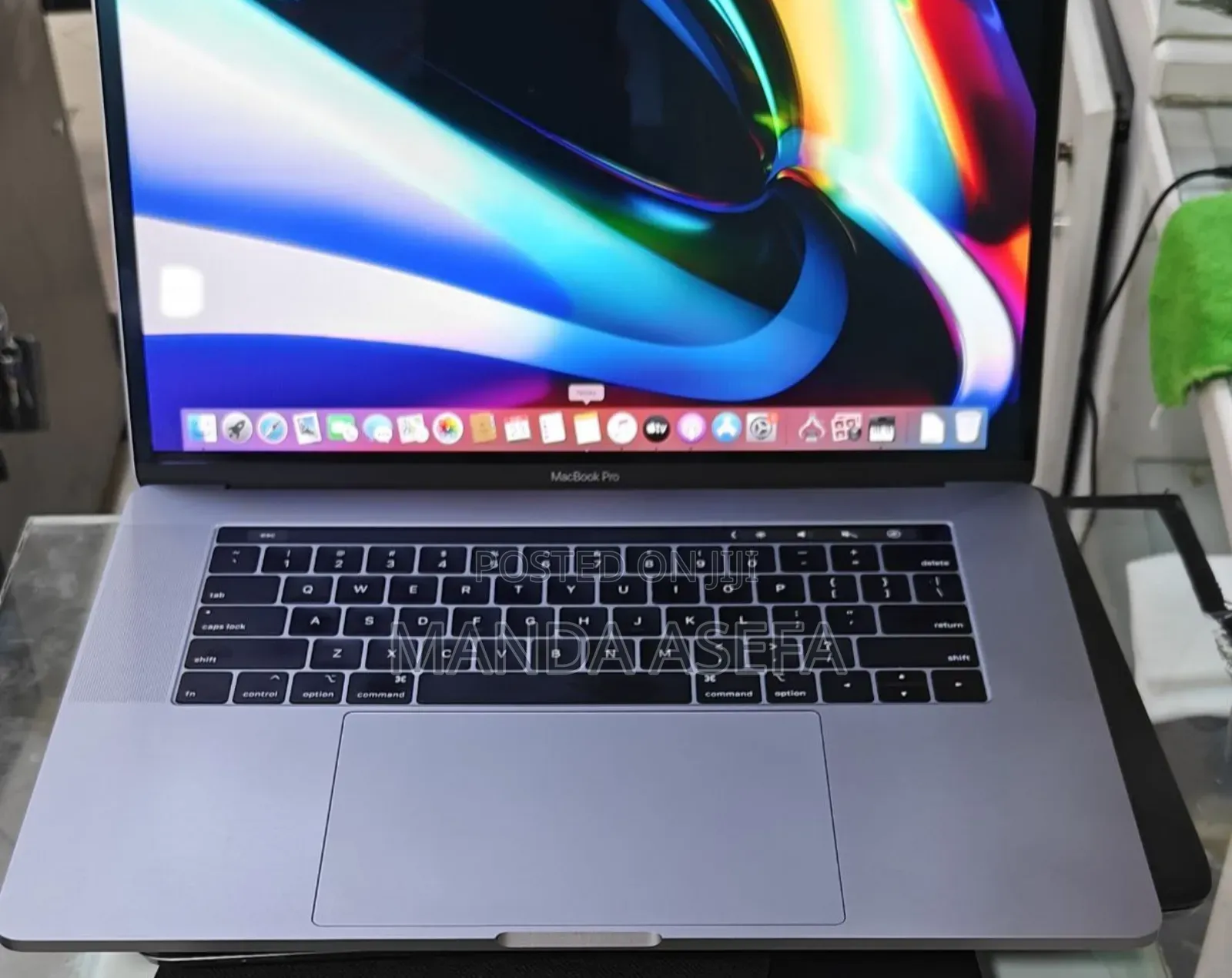 New Laptop Apple MacBook Pro 2019 32GB Intel Core I9 SSD 512GB