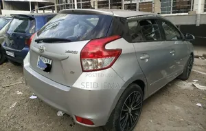 Toyota Yaris 2016 Silver