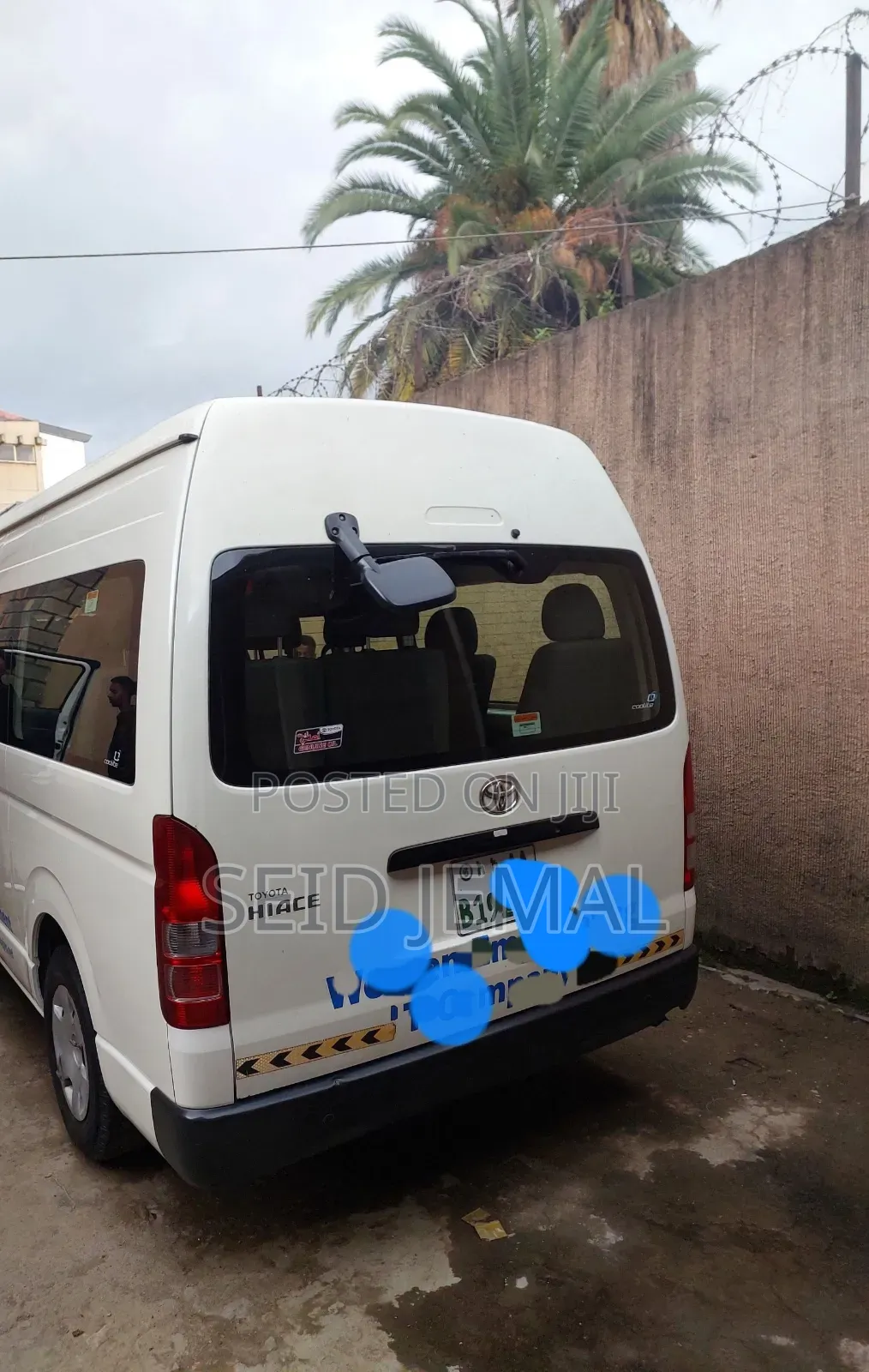 Toyota HiAce 2017 White