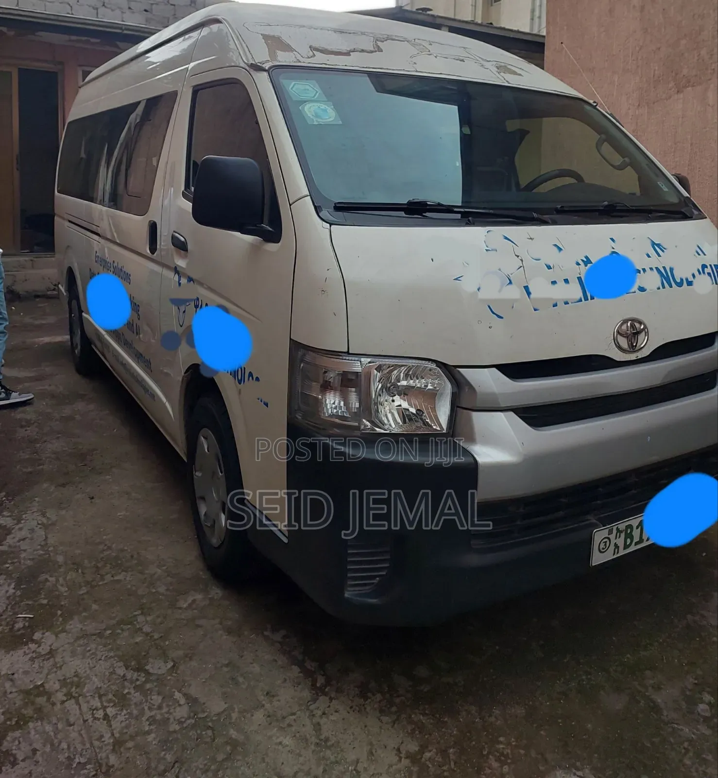 Toyota HiAce 2017 White