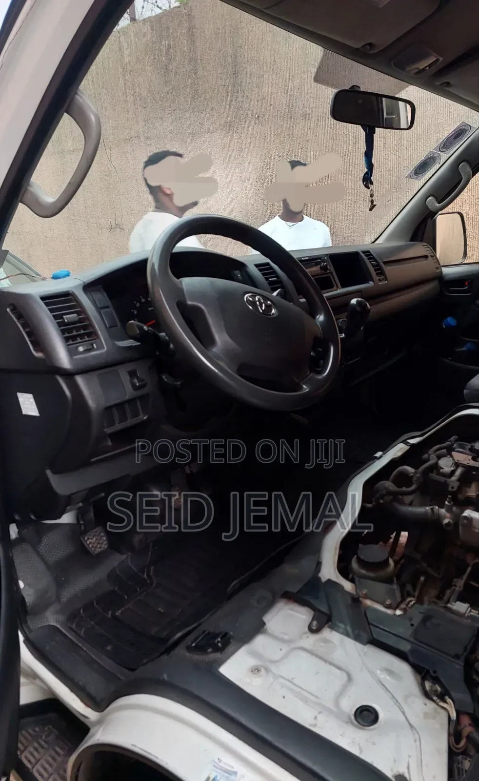 Toyota HiAce 2017 White