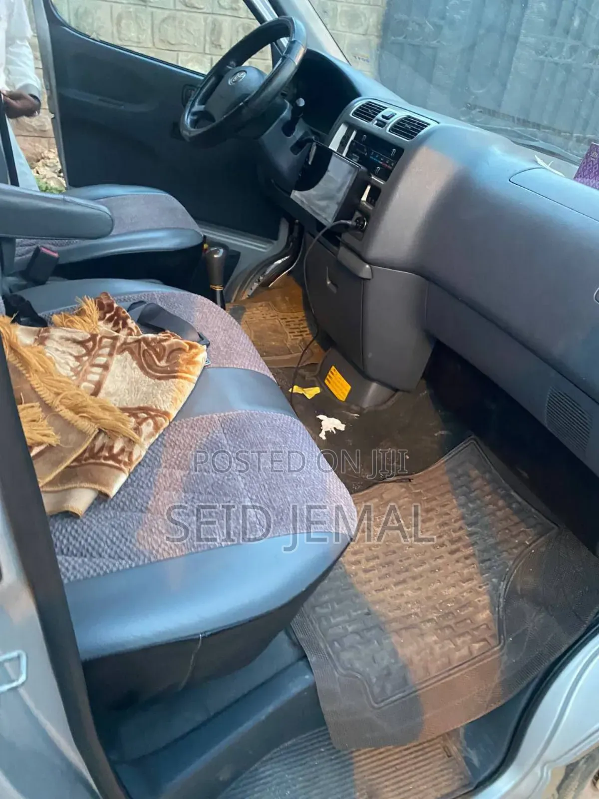 Toyota HiAce 2009 Silver