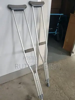 Photo - Crutches脯丘axillary Bilateral Crutches俠食axillary Crutches无片crutches
