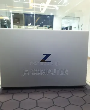 New Laptop HP ZBook Firefly G8 16GB Intel Core I7 SSD 1T