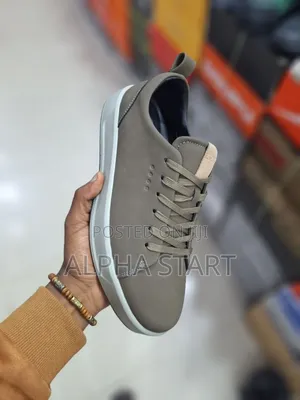  Rushine Flat Sneakers 
 Made in Vietnam 
 Size -- 39--44