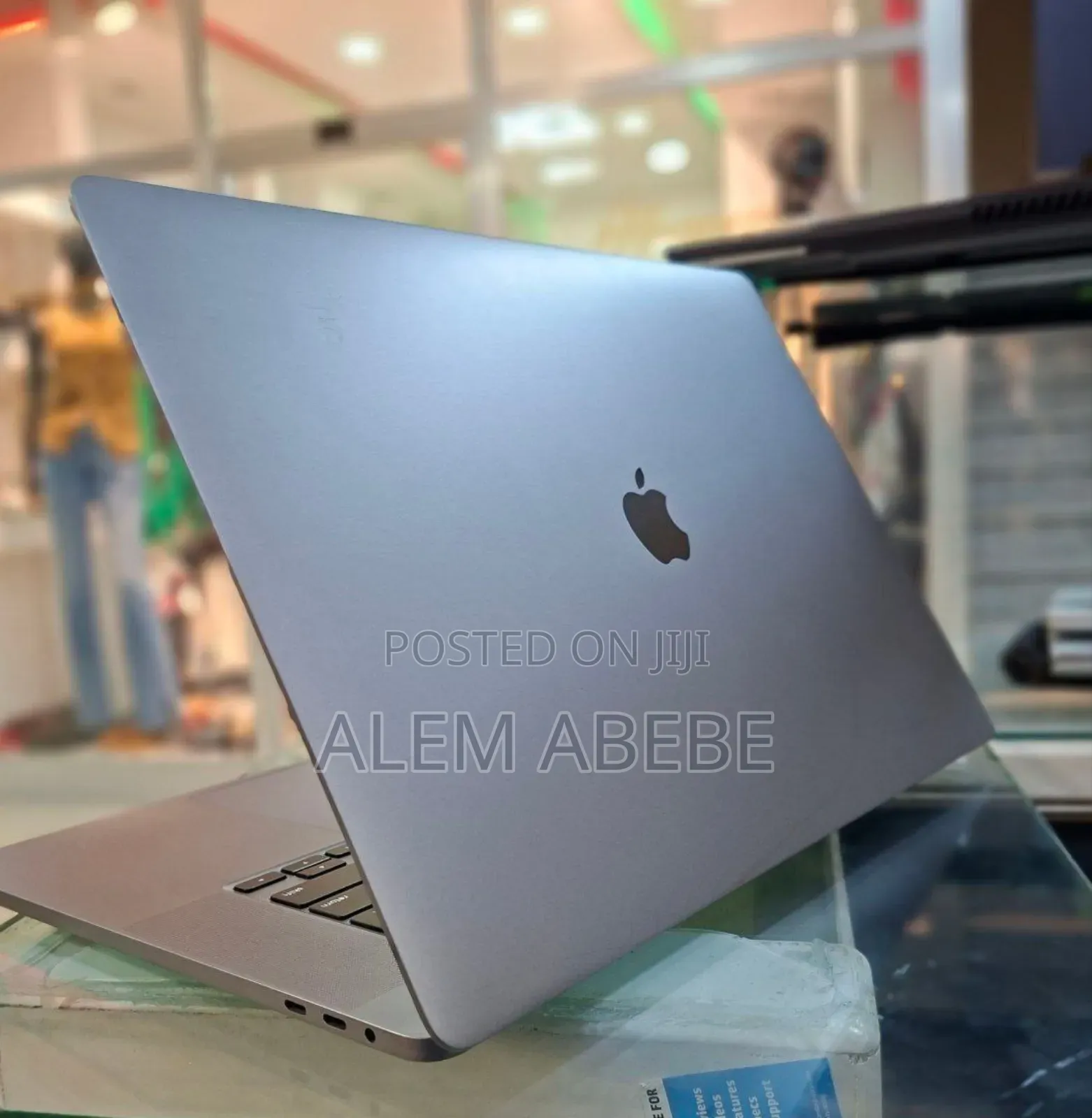 Laptop Apple MacBook Pro 2019 32GB Apple M1 Pro SSD 1T