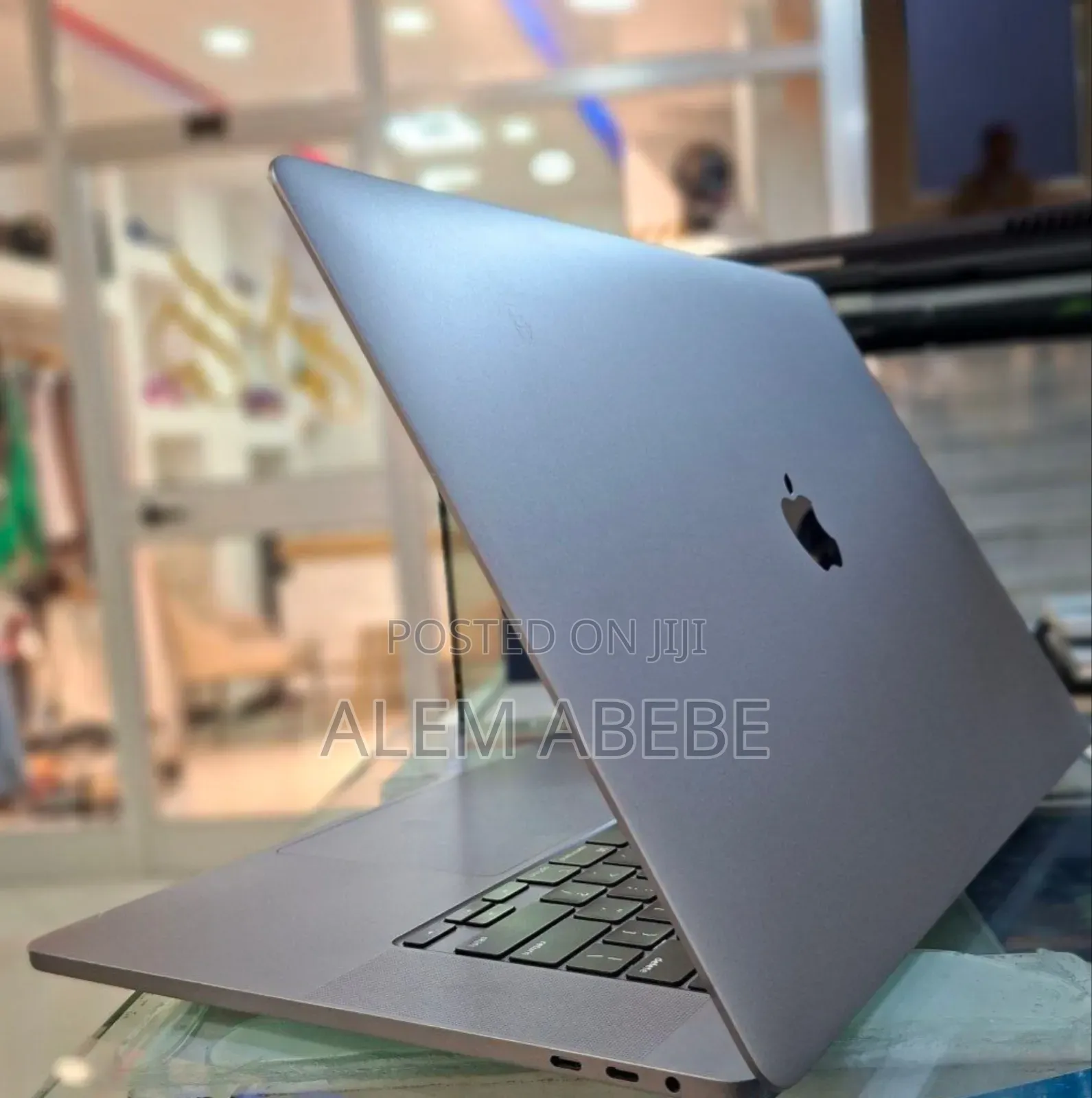 Laptop Apple MacBook Pro 2019 32GB Apple M1 Pro SSD 1T