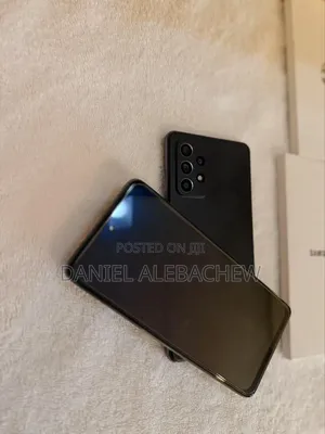 Photo - New Samsung Galaxy A52 5G 128 GB Black