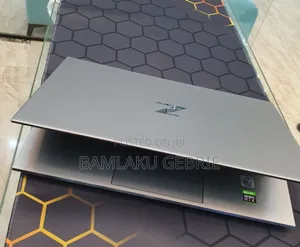 Photo - New Laptop HP ZBook Studio G3 16GB Intel Core I7 SSD 1T