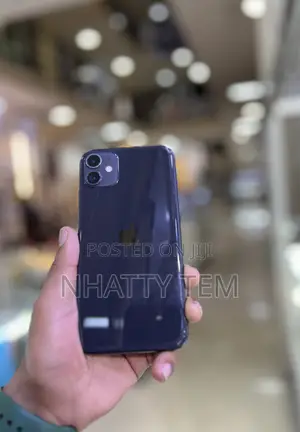 Photo - Apple iPhone 11 128 GB Black