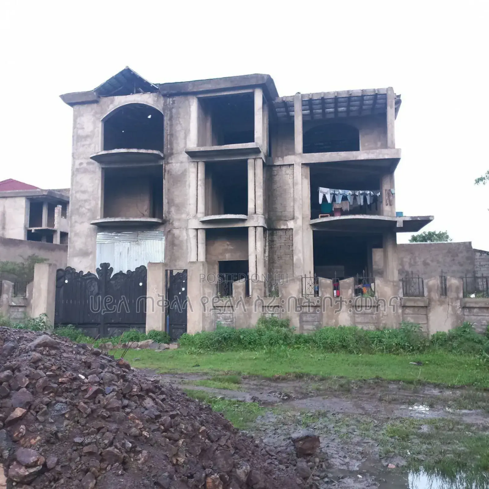 8bdrm House in Legetafo Area, Oromia-Finfinne for sale