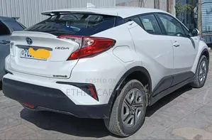 Toyota C-HR Nightshade 2022 White