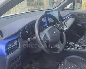 Toyota C-HR Nightshade 2022 White