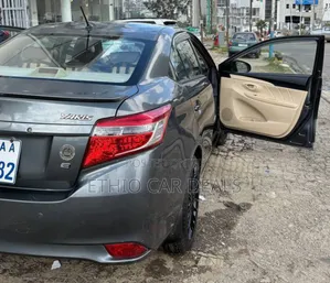 Toyota Yaris 2016 Black