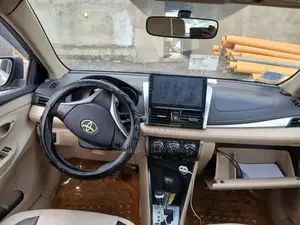 Toyota Yaris 2016 Gray