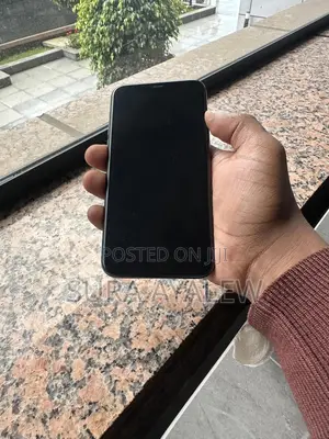 Photo - Apple iPhone 11 Pro 64 GB Green