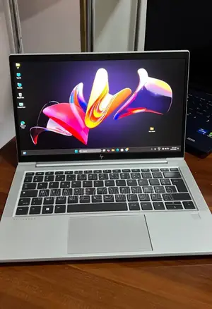 New Laptop HP EliteBook 830 G8 16GB AMD Ryzen 5 SSD 512GB
